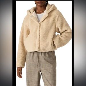 NWT Steve Madden Hooded Faux
Shearling Jacket Size Small